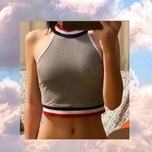 Turtle neck no sleeve crop top